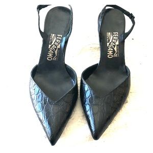 Ferragamo Black Crock Slingback Kitten Heel SZ 9.5